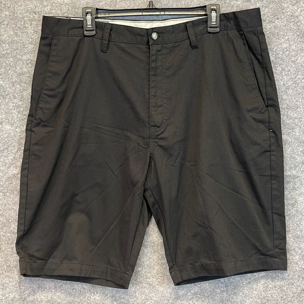 VOLCOM Shorts Men's Size 38 Black Flat Front‎ Casual High-Rise Chino Pockets